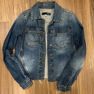 Lightly worn Kut jean jacket. Seriously in perfect condition!!